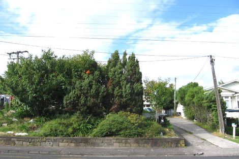 Photo of property in 1/112a View Road, Sunnyvale, Auckland, 0612