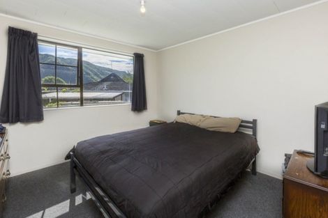 Photo of property in 15b Amber Grove, Birchville, Upper Hutt, 5018