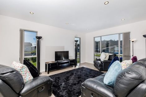 Photo of property in 6 Josh Road, Huapai, Kumeu, 0810