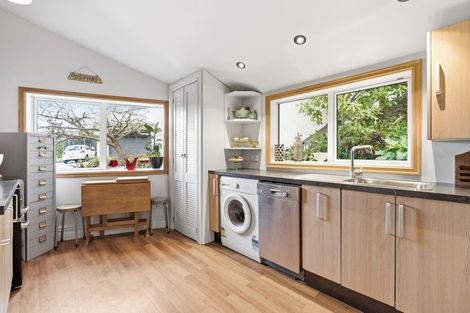 Photo of property in 47 Hawkhurst Road, Lyttelton, 8082