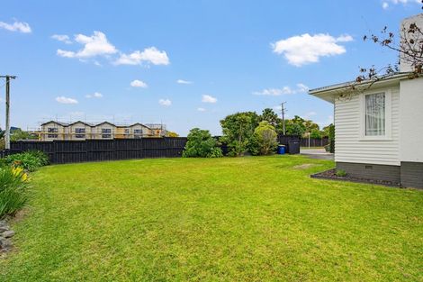 Photo of property in 4 Rathgar Road, Henderson, Auckland, 0610