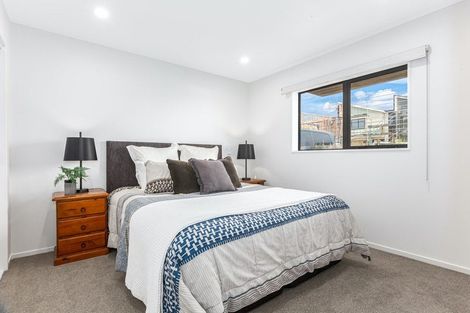 Photo of property in 43 Oakum Road, Whitby, Porirua, 5024