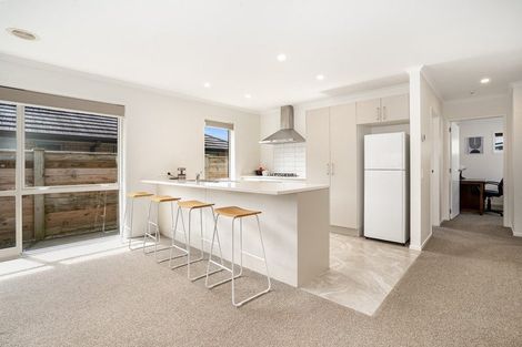 Photo of property in 5 Mooring Close, Whitby, Porirua, 5024