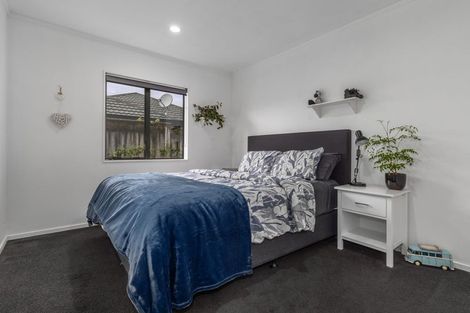 Photo of property in 11 Harry Shaw Way, Raumati South, Paraparaumu, 5032