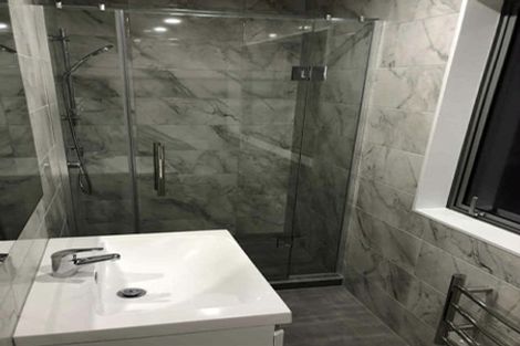 Photo of property in 48a Normanton Street, Glenfield, Auckland, 0629