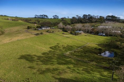 Photo of property in 11 Pineview Lane, Helensville, 0875
