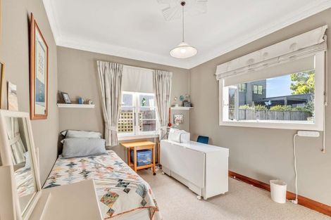 Photo of property in 6 Awatea Terrace, Hokowhitu, Palmerston North, 4410