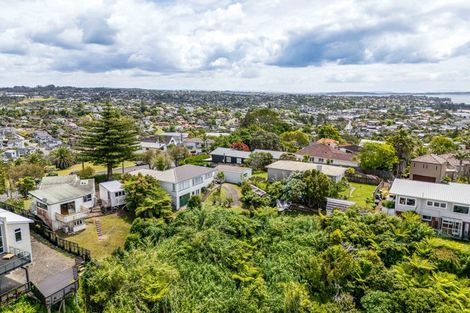 Photo of property in 92 Knights Road, Rothesay Bay, Auckland, 0630