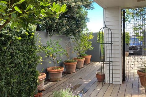 Photo of property in 6 Dunkeld Lane, Redcliffs, Christchurch, 8081