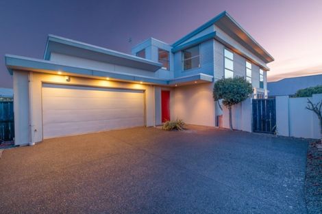 Photo of property in 23 Woodhaven Place, Parklands, Christchurch, 8083