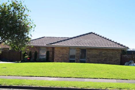 Photo of property in 8 Crescent Hills Court, Northpark, Auckland, 2013