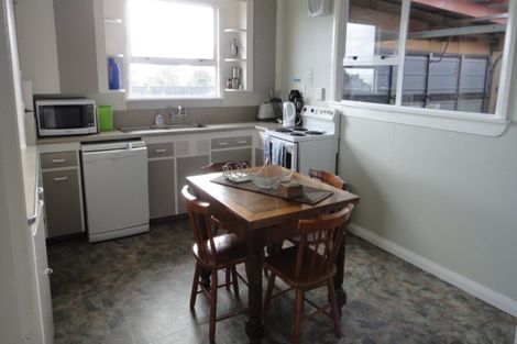 Photo of property in 19 Pitcairn Street, Oakura, 4314