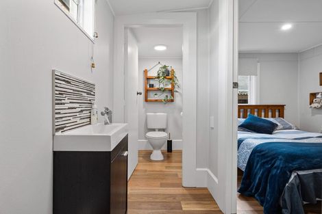 Photo of property in 44 Coopers Road, Dallington, Christchurch, 8061