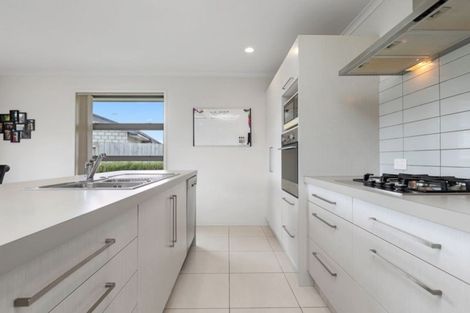 Photo of property in 141 Doncaster Drive, Papamoa Beach, Papamoa, 3118