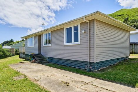 Photo of property in 130 Arahura Crescent, Waitangirua, Porirua, 5024