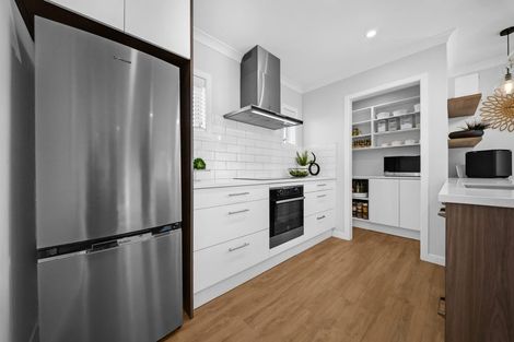 Photo of property in 28a Torkar Road, Clarks Beach, 2122