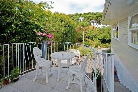 Photo of property in 9 Munstead Place, Hillcrest, Auckland, 0627