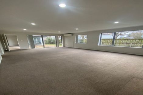 Photo of property in 18 Whekau Drive, Takanini, 2112