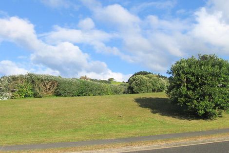 Photo of property in 103 Titiro Place, Onemana, Whangamata, 3691