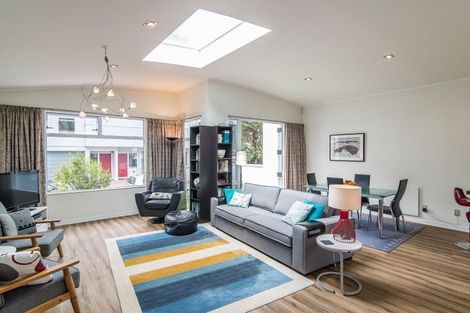 Photo of property in Fernhill Flats, 2/324 The Terrace, Te Aro, Wellington, 6011