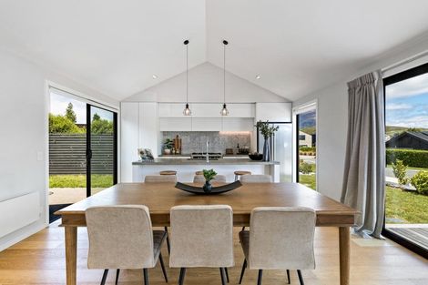 Photo of property in 35 Rannoch Drive, Jacks Point, Queenstown, 9371