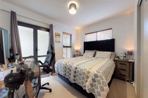 Photo of property in 898a East Coast Road, Northcross, Auckland, 0630