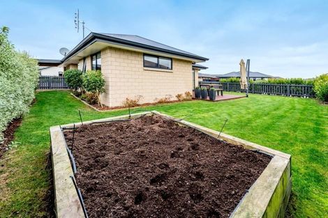 Photo of property in 1 Julia Close, Rolleston, 7614