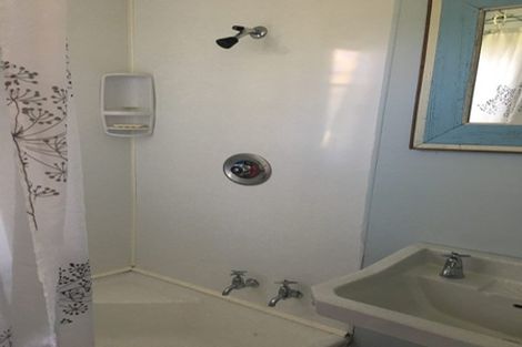 Photo of property in 11 Cross Street, Waikuku Beach, 7473