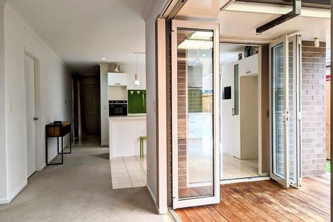 Photo of property in 18 Edgeview Crescent, Fitzroy, Hamilton, 3206