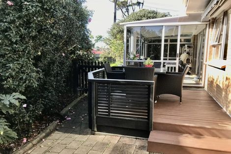 Photo of property in 1 Riverlea Avenue, Pakuranga, Auckland, 2010