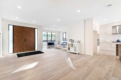 Photo of property in 16 Mantra Road, Massey, Auckland, 0614