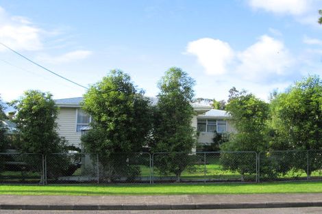 Photo of property in 15 Titoki Street, Te Atatu Peninsula, Auckland, 0610