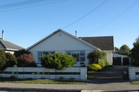 Photo of property in 100 Palmers Road, New Brighton, Christchurch, 8083