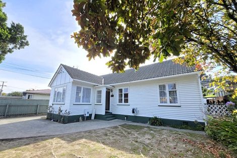 Photo of property in 195 Stokes Valley Road, Stokes Valley, Lower Hutt, 5019