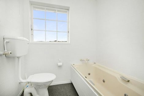 Photo of property in 7 Saint Hildas Glade, Tawa, Wellington, 5028