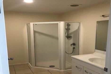 Photo of property in 4/3 Orwell Road, Greenhithe, Auckland, 0632