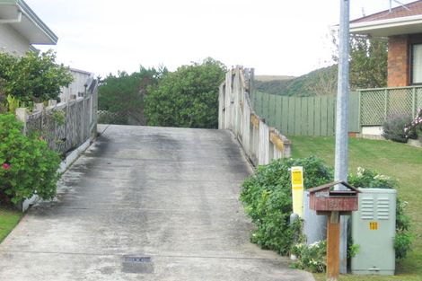 Photo of property in 8 Chilton Drive, Paraparaumu, 5032