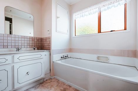 Photo of property in 9 Kempton Place, Richmond Heights, Taupo, 3330