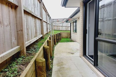 Photo of property in 27 Leathem Crescent, Pokeno, 2402