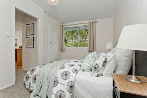 Photo of property in 18 Wykeham Place, Glenfield, Auckland, 0629