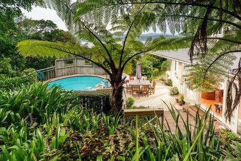 Photo of property in 46 Fortification Road, Karaka Bays, Wellington, 6022
