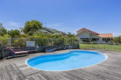 Photo of property in 896 Whangaparaoa Road, Manly, Whangaparaoa, 0930