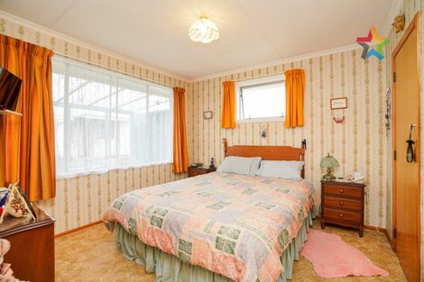 Photo of property in 49 Mauchline Street, Wallacetown, 9816