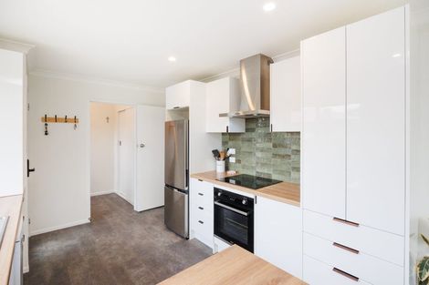 Photo of property in 9 Lyndale Place, Kelvin Grove, Palmerston North, 4414