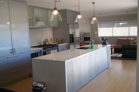 Photo of property in 46a Marine Parade, Mellons Bay, Auckland, 2014