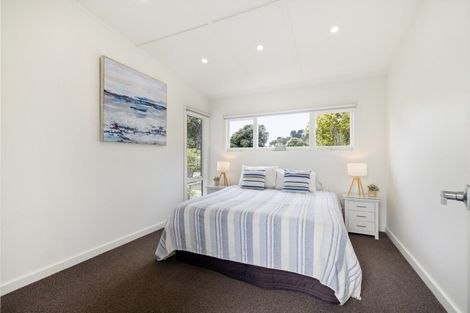 Photo of property in 16 Cathedral Road, Gore Bay, Cheviot, 7383