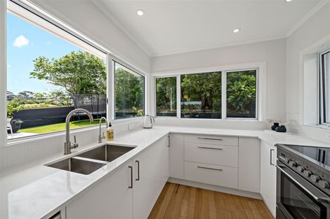 Photo of property in 4 Kororo Street, Northcote, Auckland, 0627