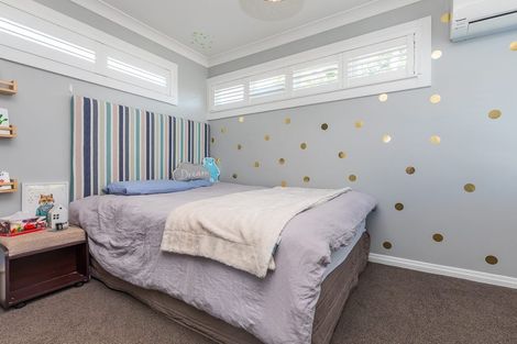 Photo of property in 1/27 Onewa Road, Northcote, Auckland, 0627