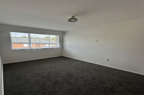 Photo of property in 1/62 Tiroroa Avenue, Te Atatu South, Auckland, 0610