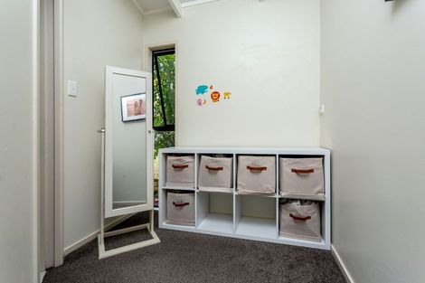 Photo of property in 34 Unsworth Drive, Unsworth Heights, Auckland, 0632